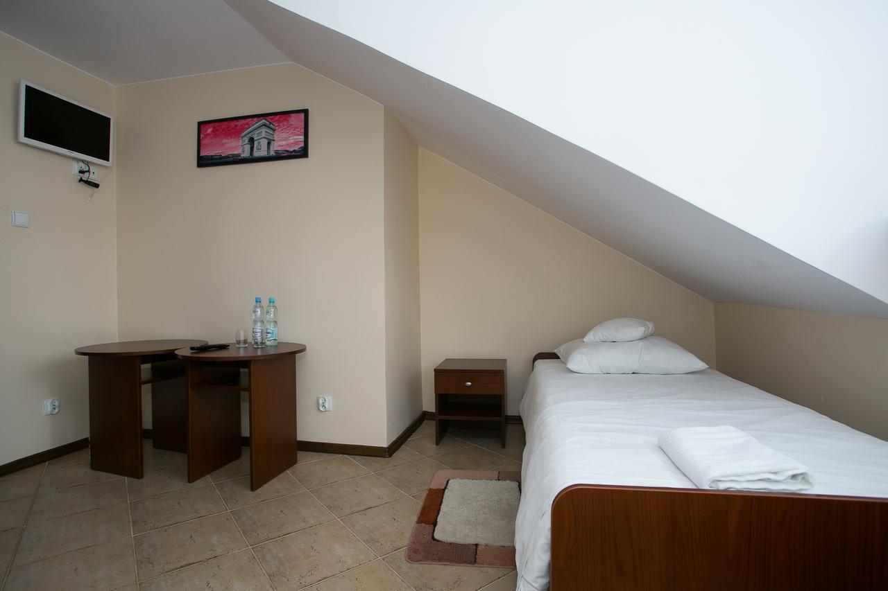 Labirynt Hotel Lomza Bagian luar foto
